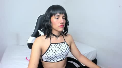 Snapshot of trinydoll chatting on January 24, 11:48 am Triny online show from January 24, 11:48 am