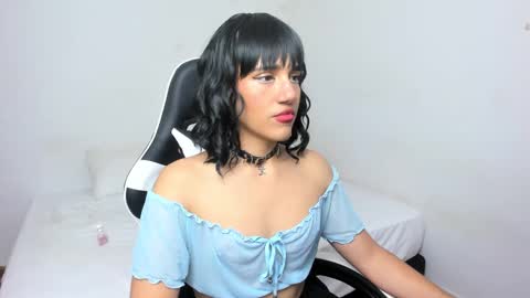 Snapshot of trinydoll chatting on February 5, 12:17 pm Triny online show from February 5, 12:17 pm