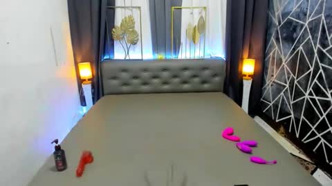 Snapshot of trixiemoore_ chatting on October 6, 5:18 am TRIXIE online show from October 6, 5:18 am