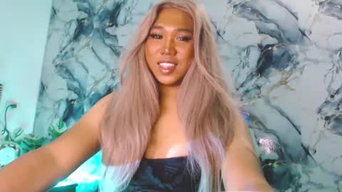 Snapshot of twinkcheska chatting on October 16, 12:44 am Cheska Schock online show from October 16, 12:44 am