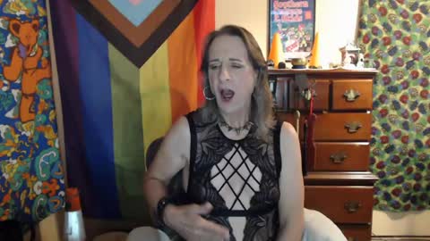 twocumkerry online show from June 18, 4:35 am
