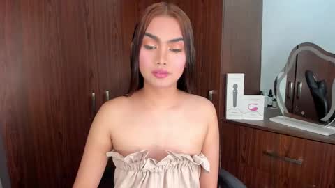 Lily online show from December 15, 2:51 am