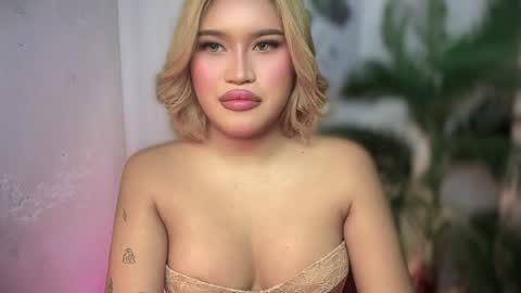 ur_bombshellpatty online show from April 25, 2:25 pm