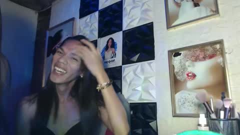 Snapshot of ur_chrizzy_fav chatting on October 18, 9:24 am chrizzy online show from October 18, 9:24 am
