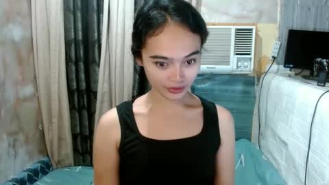 Snapshot of urasianhotrhianxxx chatting on December 22, 4:27 pm Rina online show from December 22, 4:27 pm