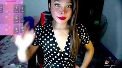 Snapshot of urasiansweet_cummer chatting on October 17, 5:44 am KENDRA online show from October 17, 5:44 am