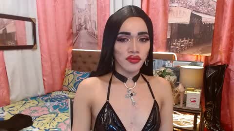 KENDALL online show from December 7, 5:59 pm