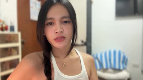 Amira online show from March 27, 1:42 am