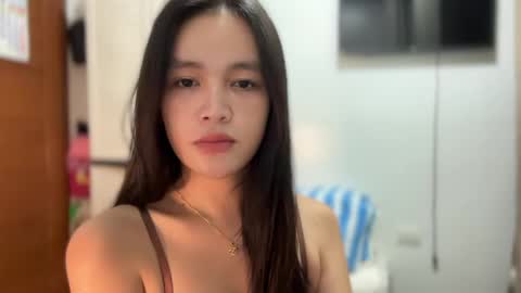 Amira online show from March 28, 1:18 am