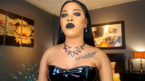 UrMajestyTyra online show from March 27, 2:25 am