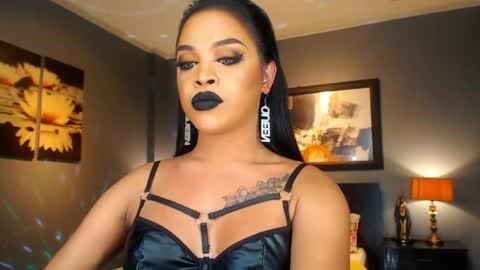 UrMajestyTyra online show from April 8, 5:42 am