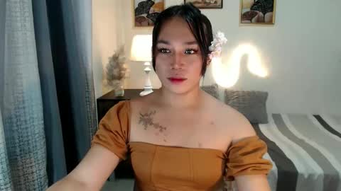Snapshot of urnaughty_trishaxx chatting on October 16, 10:53 pm trisha online show from October 16, 10:53 pm