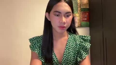 urpretty_mistake online show from July 9, 11:47 am