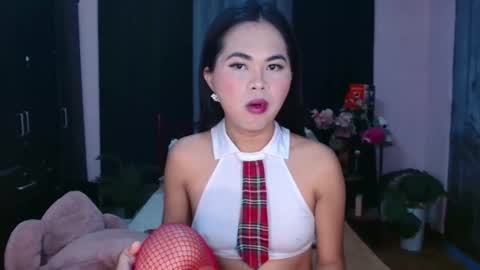 UrSweetBbGirl online show from May 7, 8:21 am