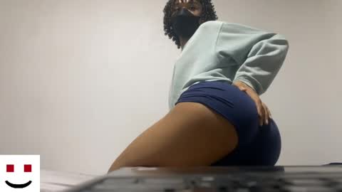 Valentinaa   online show from April 3, 10:30 pm