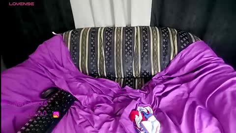 Snapshot of valeriafoxx3 chatting on October 15, 9:15 pm Valeriafoxx online show from October 15, 9:15 pm