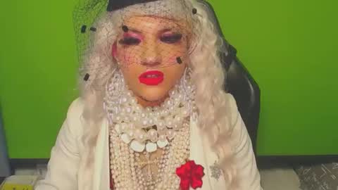 vanesacrossdresser online show from February 1, 5:28 am