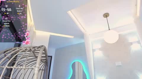 VENUS online show from February 13, 12:00 pm