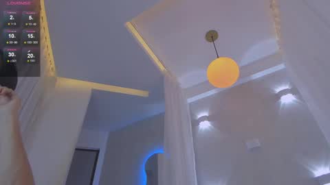 VENUS online show from March 4, 11:40 am