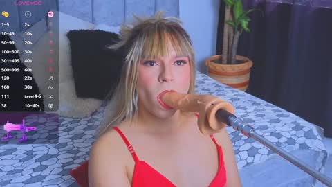 Snapshot of vicky_hot_x chatting on December 5, 4:50 pm online show from December 5, 4:50 pm