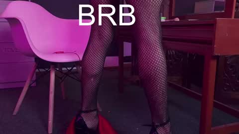 Snapshot of vicky_hot_x chatting on January 26, 2:03 am online show from January 26, 2:03 am
