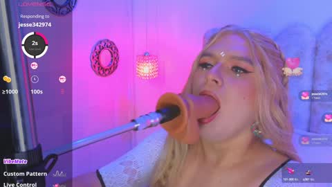 Snapshot of vicky_hot_x chatting on February 2, 1:34 am online show from February 2, 1:34 am