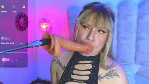 Snapshot of vicky_hot_x chatting on February 24, 8:58 pm online show from February 24, 8:58 pm