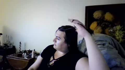 priscilla online show from April 25, 5:44 am