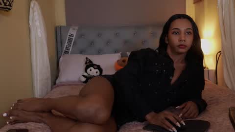 Wayuu Goddess  3 online show from October 5, 7:02 pm