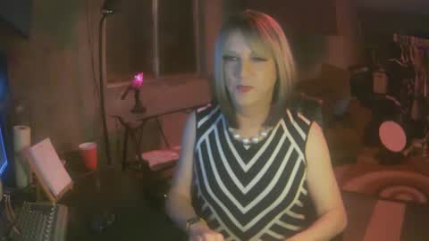 Whisper online show from December 4, 2:36 am