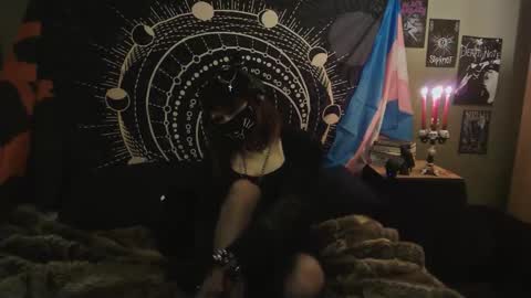 Lola online show from January 10, 10:05 pm