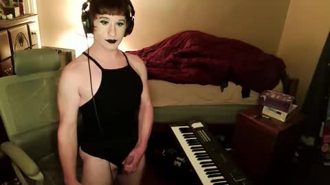 Countess of Hotdogs online show from November 29, 4:58 am