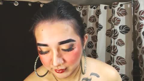 Snapshot of xasianempressx chatting on January 18, 8:37 pm Nira   NOT INTO CHEAP GUYS  online show from January 18, 8:37 pm