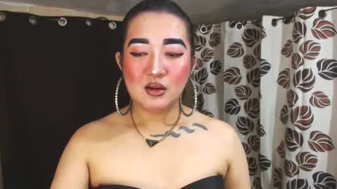 Snapshot of xasianempressx chatting on January 25, 6:32 pm Nira   NOT INTO CHEAP GUYS  online show from January 25, 6:32 pm