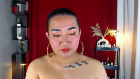 Snapshot of xasianempressx chatting on October 26, 2:35 pm Nira   NOT INTO CHEAP GUYS  online show from October 26, 2:35 pm
