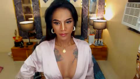 THALIA MOUNT online show from February 9, 7:09 pm