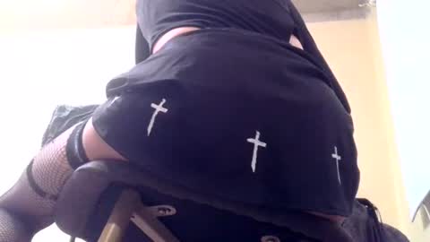 xchrissyxx online show from June 16, 2:19 pm