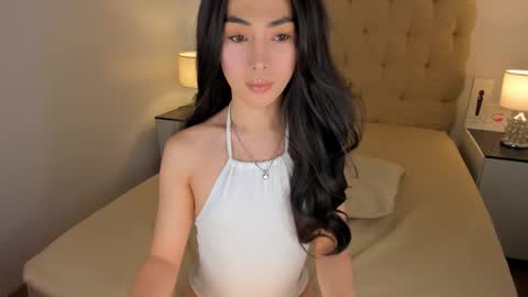 Snapshot of xdropgorgeous_onlyamira chatting on October 11, 10:01 pm Hello ur lovely AMIRA online show from October 11, 10:01 pm
