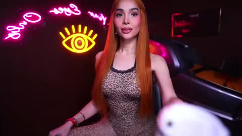 Snapshot of xforyoureyesonlyx chatting on February 10, 1:14 am Anne online show from February 10, 1:14 am