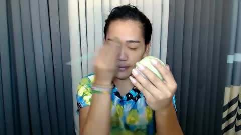 GWEN THOMPSON .......   online show from February 12, 1:09 am