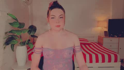 Snapshot of xseductivemichellex chatting on February 26, 7:53 am Michelle online show from February 26, 7:53 am