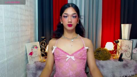 Snapshot of xxgoddessofsatisfactionxx chatting on March 1, 2:59 am Sophie online show from March 1, 2:59 am