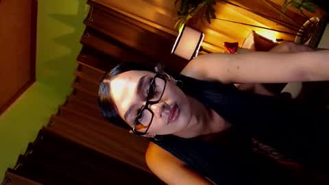 Snapshot of xxgoddessofsatisfactionxx chatting on September 16, 2:43 pm Sophie online show from September 16, 2:43 pm