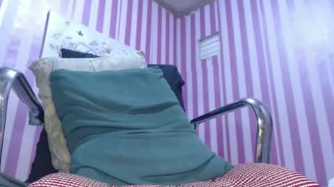 xxrowenatastycockforyouxx online show from November 18, 4:56 am