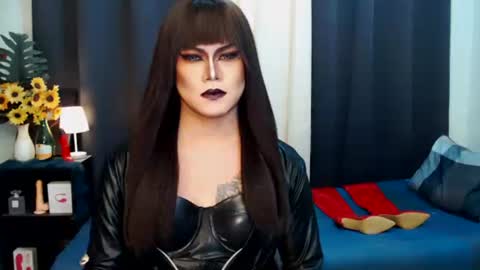 QueenMarina online show from October 3, 10:15 am