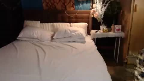 Angela online show from November 28, 9:32 am