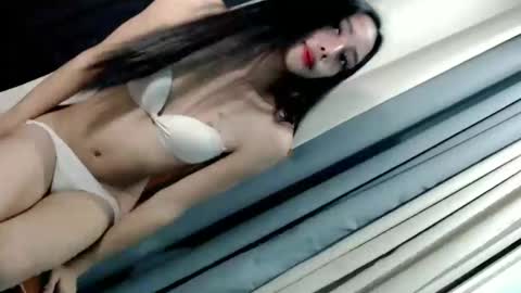 Snapshot of yams_kitty69 chatting on October 9, 10:38 am yams_kitty69 online show from October 9, 10:38 am