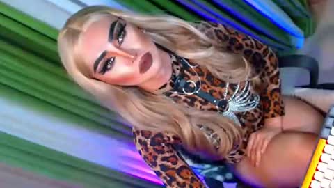 miss yasii online show from September 11, 6:49 pm