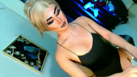 miss yasii online show from October 7, 3:57 pm