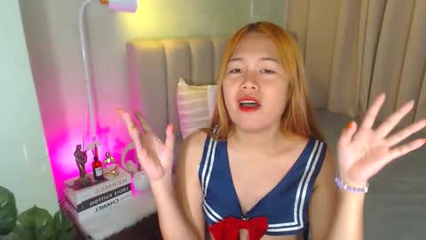 Snapshot of yazmin_shines chatting on January 22, 6:10 am Yazzi online show from January 22, 6:10 am